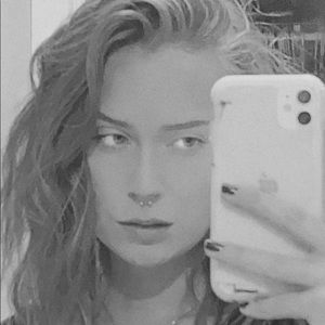 Meet your Posher, Riley